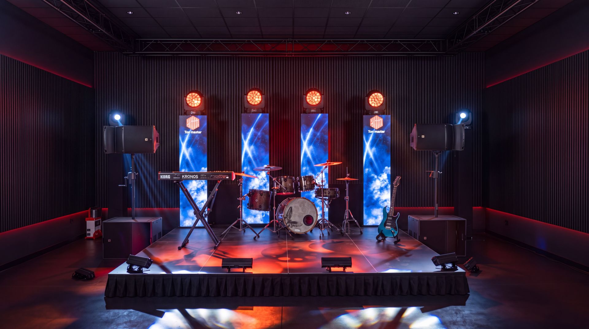 Platinum - moving head rasveta nad binom